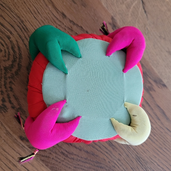 Vintage Oriental Silk Brocade Pin Cushion with Dolls - Picture 5 of 9